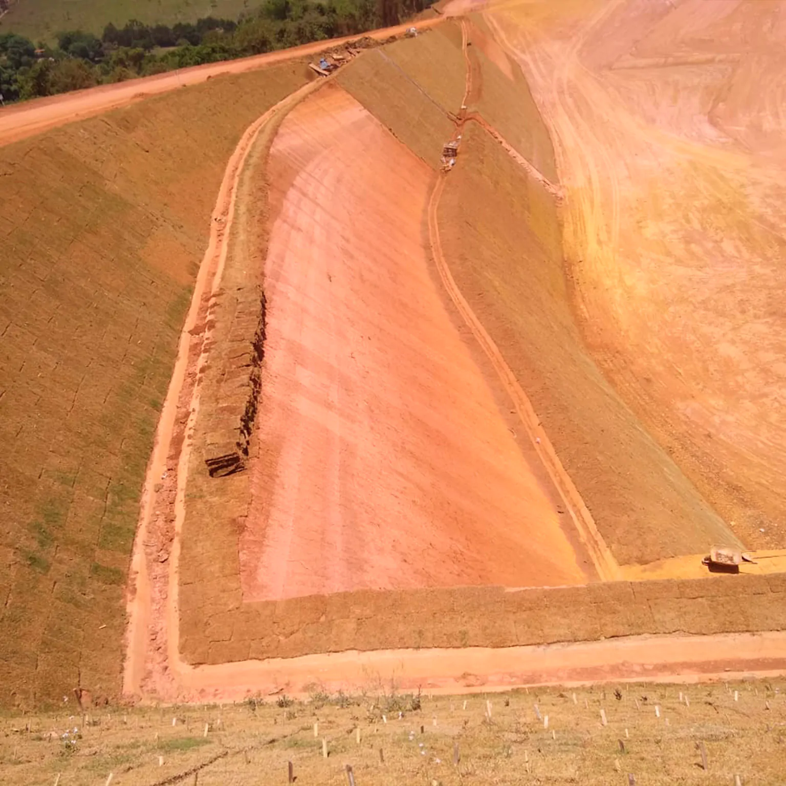 Local Grama Esmeralda 03